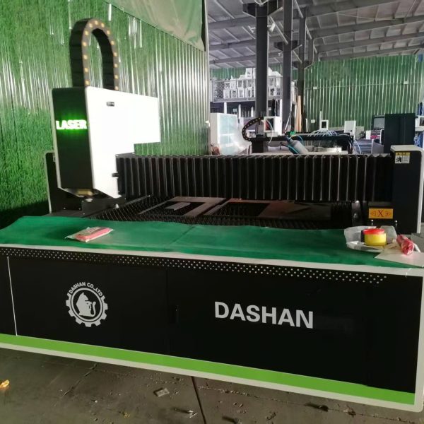 Máy cắt laser tấm kim loại